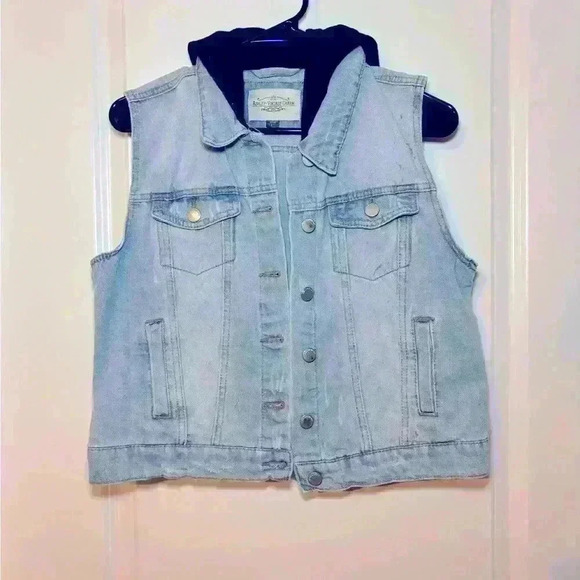 Ashley Vintage Charm Sleeveless Jean Jacket with Black Hood, Size Large. - Picture 1 of 6